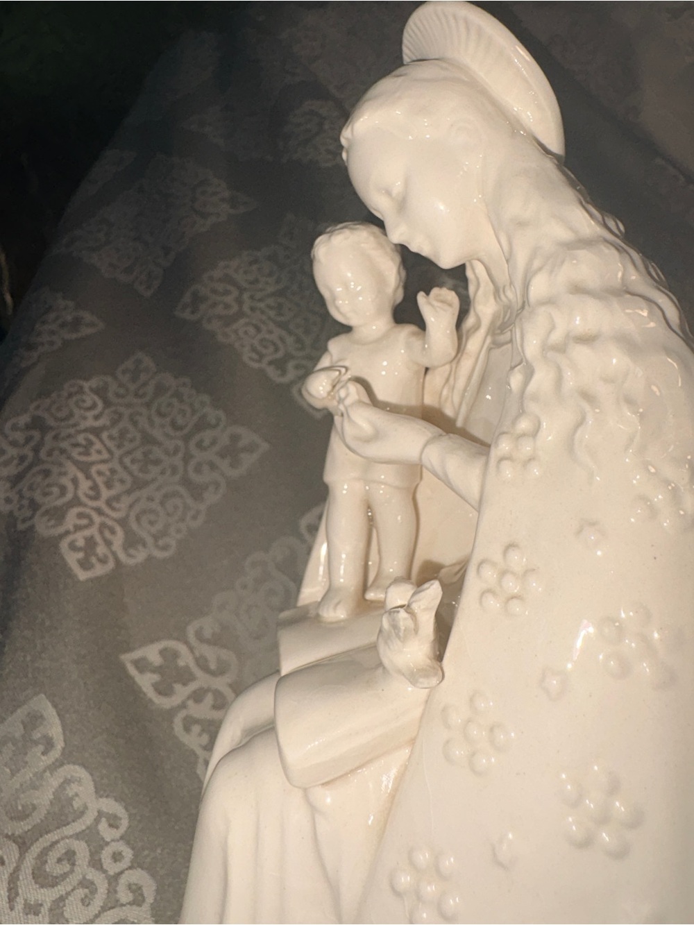 M.I. Hummel Flower Madonna Figurine | Goebel Porcelain | Madonna & Child - Picture 8 of 17
